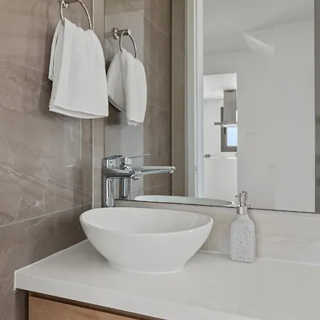 Serenity Waves 7 Villa *