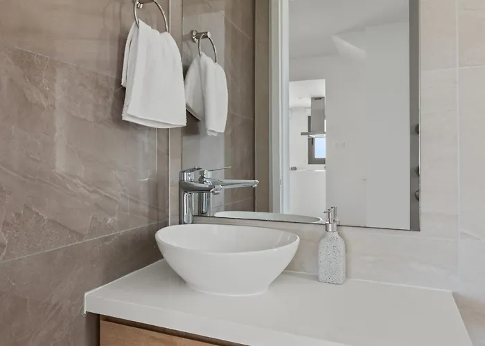 Serenity Waves 7 Vila *